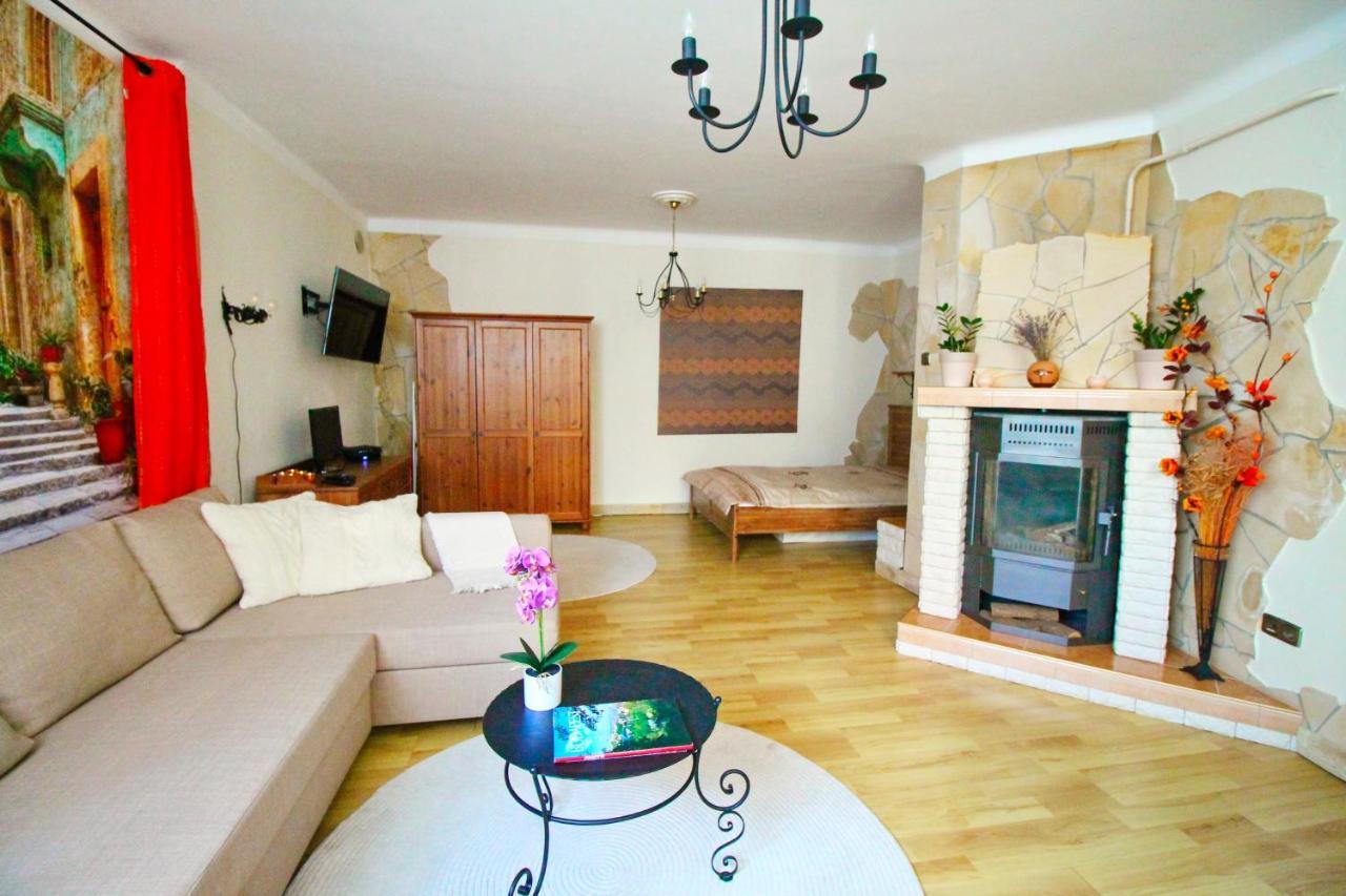 Cosy Castle Apartment Budapest Exterior foto