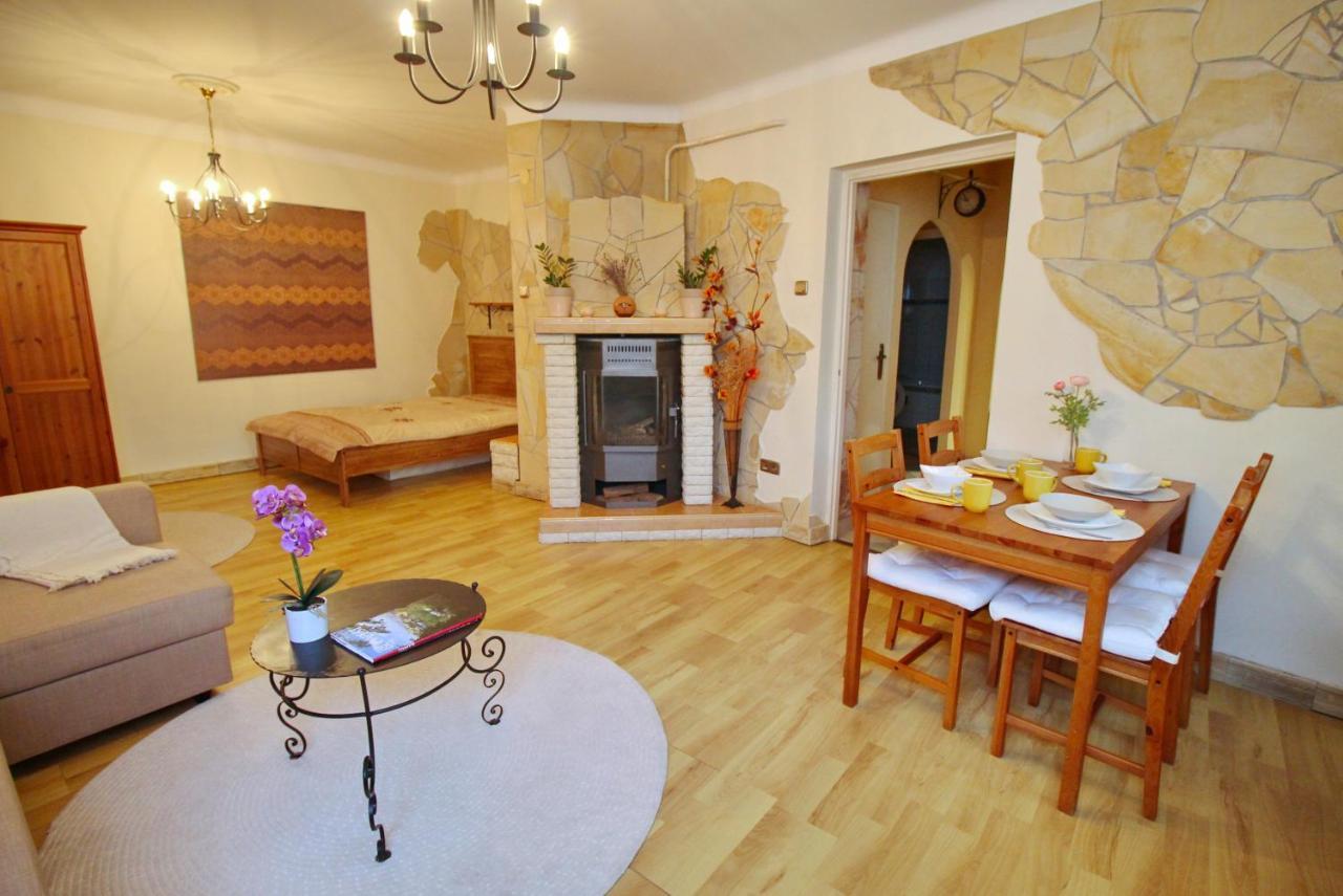 Cosy Castle Apartment Budapest Exterior foto