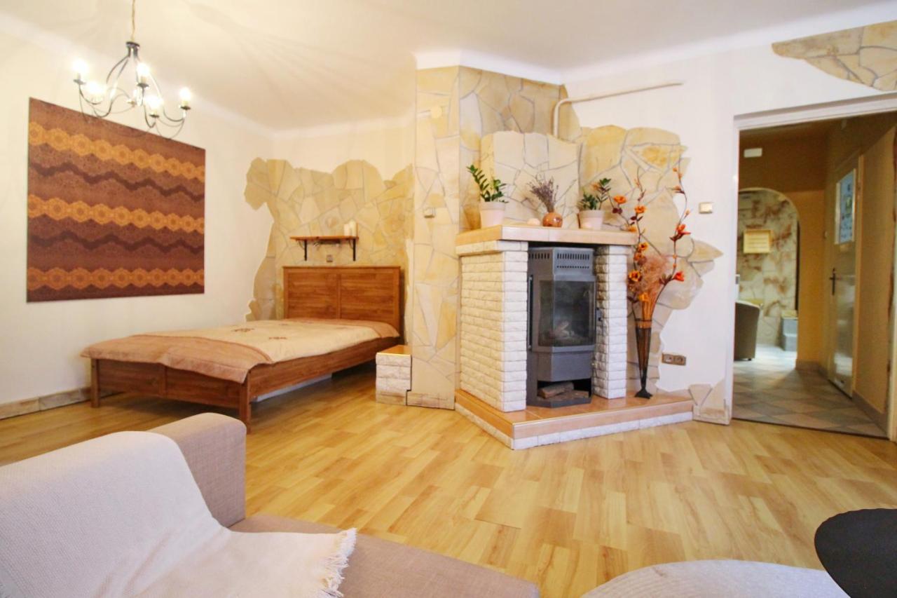 Cosy Castle Apartment Budapest Exterior foto