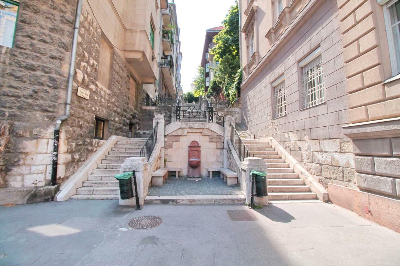 Cosy Castle Apartment Budapest Exterior foto