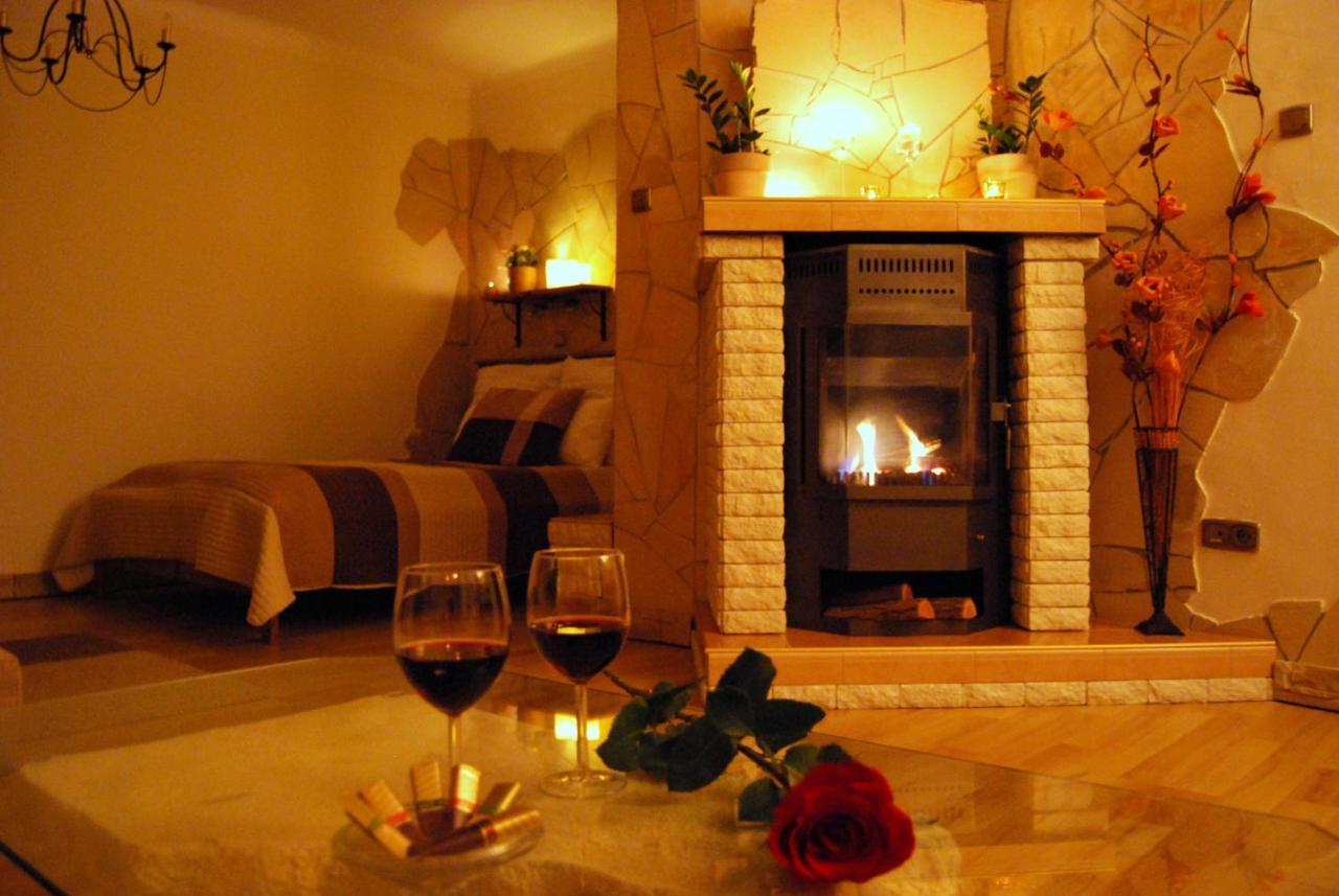 Cosy Castle Apartment Budapest Exterior foto